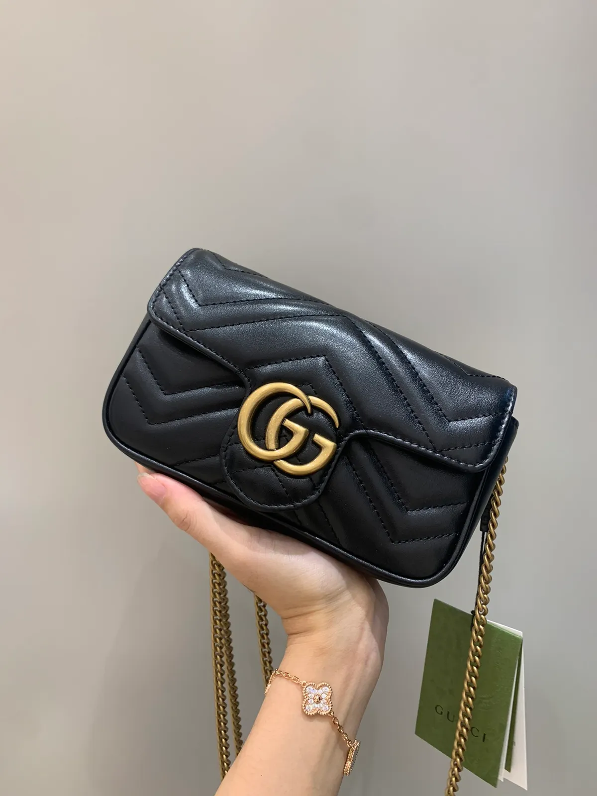 Gucci GG Marmont Chevron Super Mini Taske
