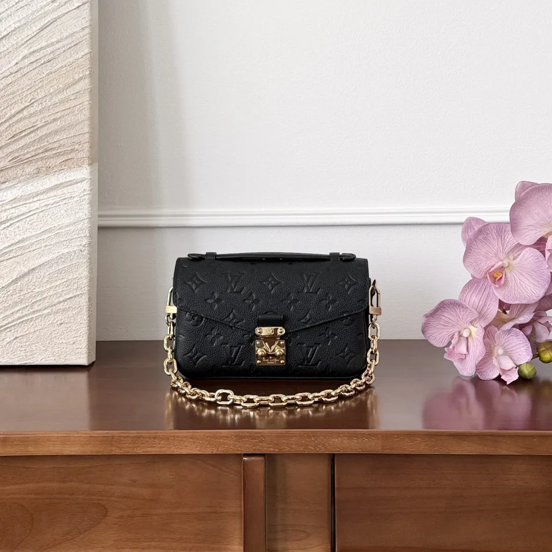 LV Pochette Métis East West Black Taske