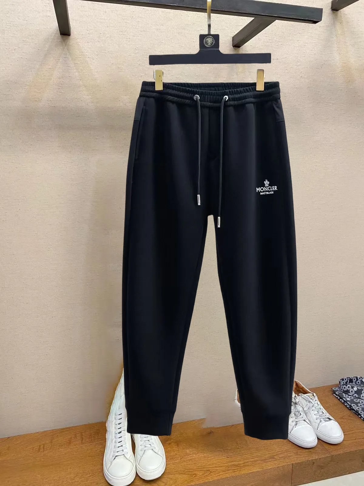 Moncler Sweatpants Med Front Logo