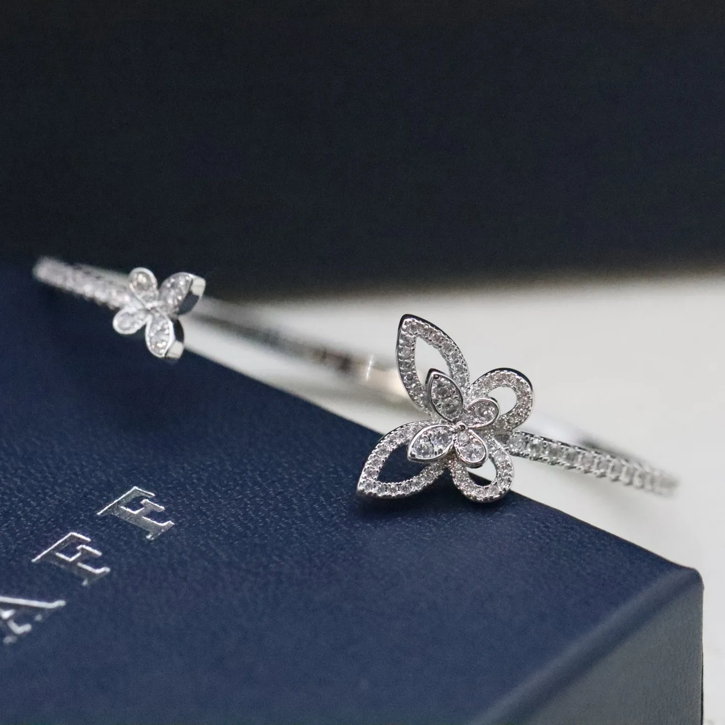 Graff Butterfly Silhouette Armbånd