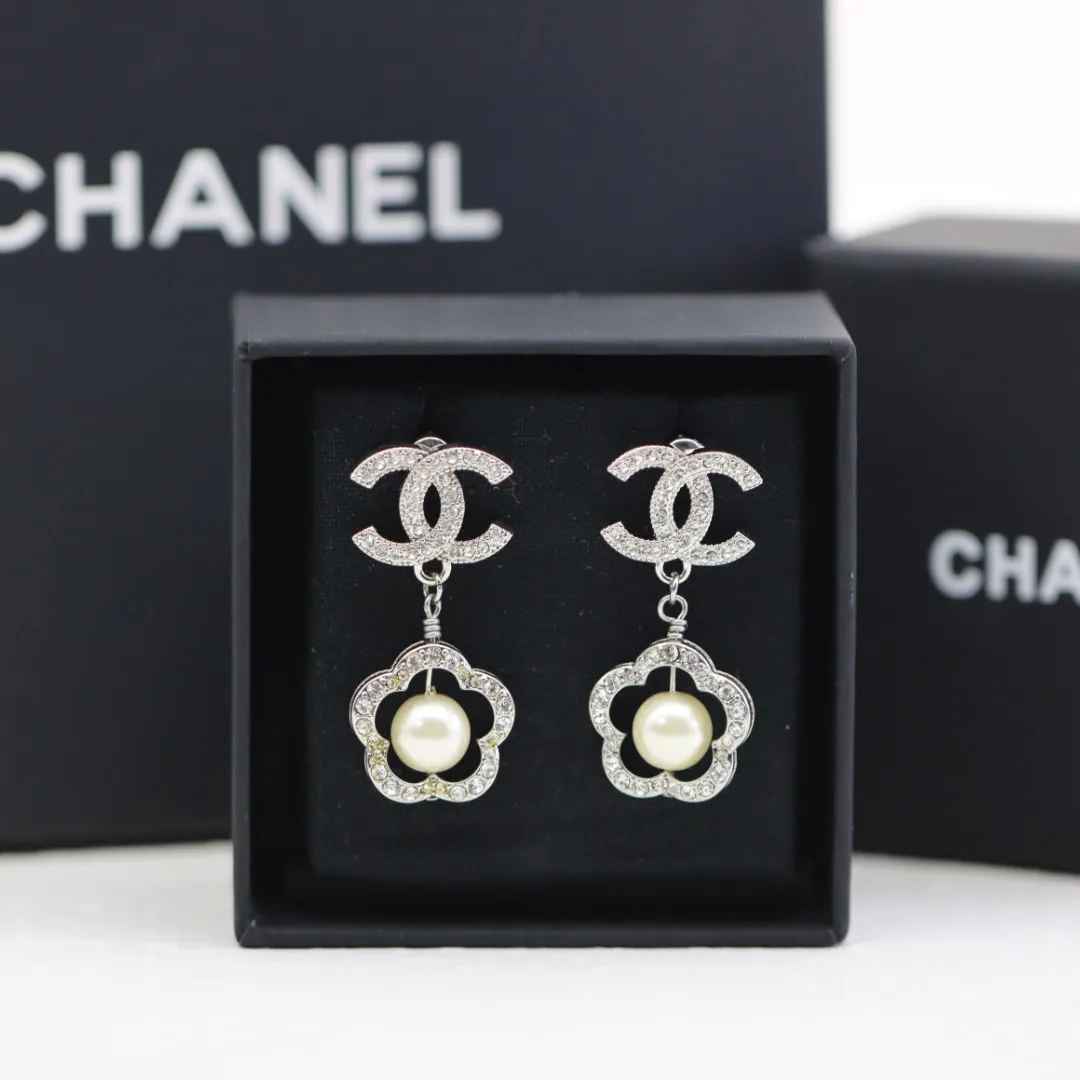 Chanel Camellia Pearl Drop Øreringe