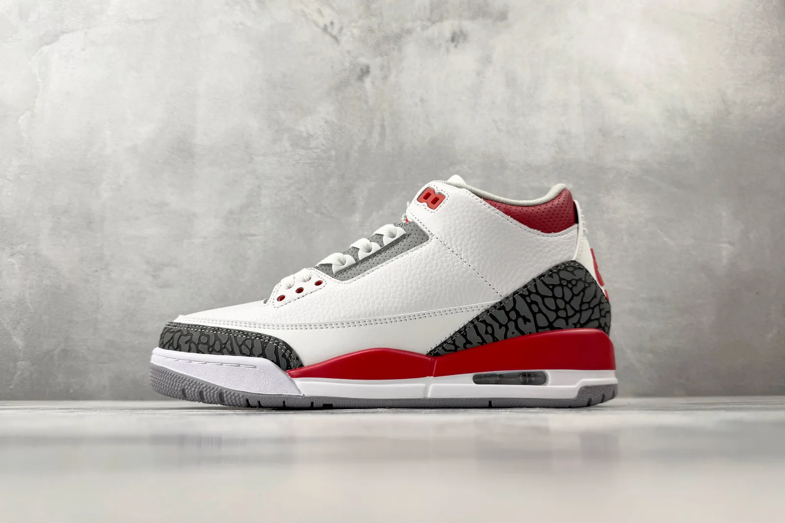 Jordan Air Jordan 3 Retro Fire Red Sneakers