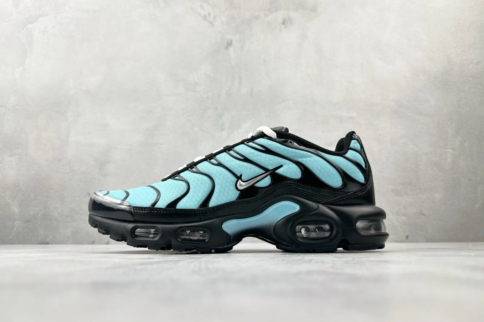 Nike Air Max Plus Aqua Blue Sneakers