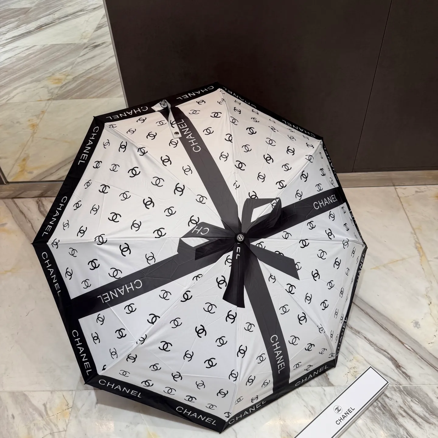 Chanel Bow Paraply