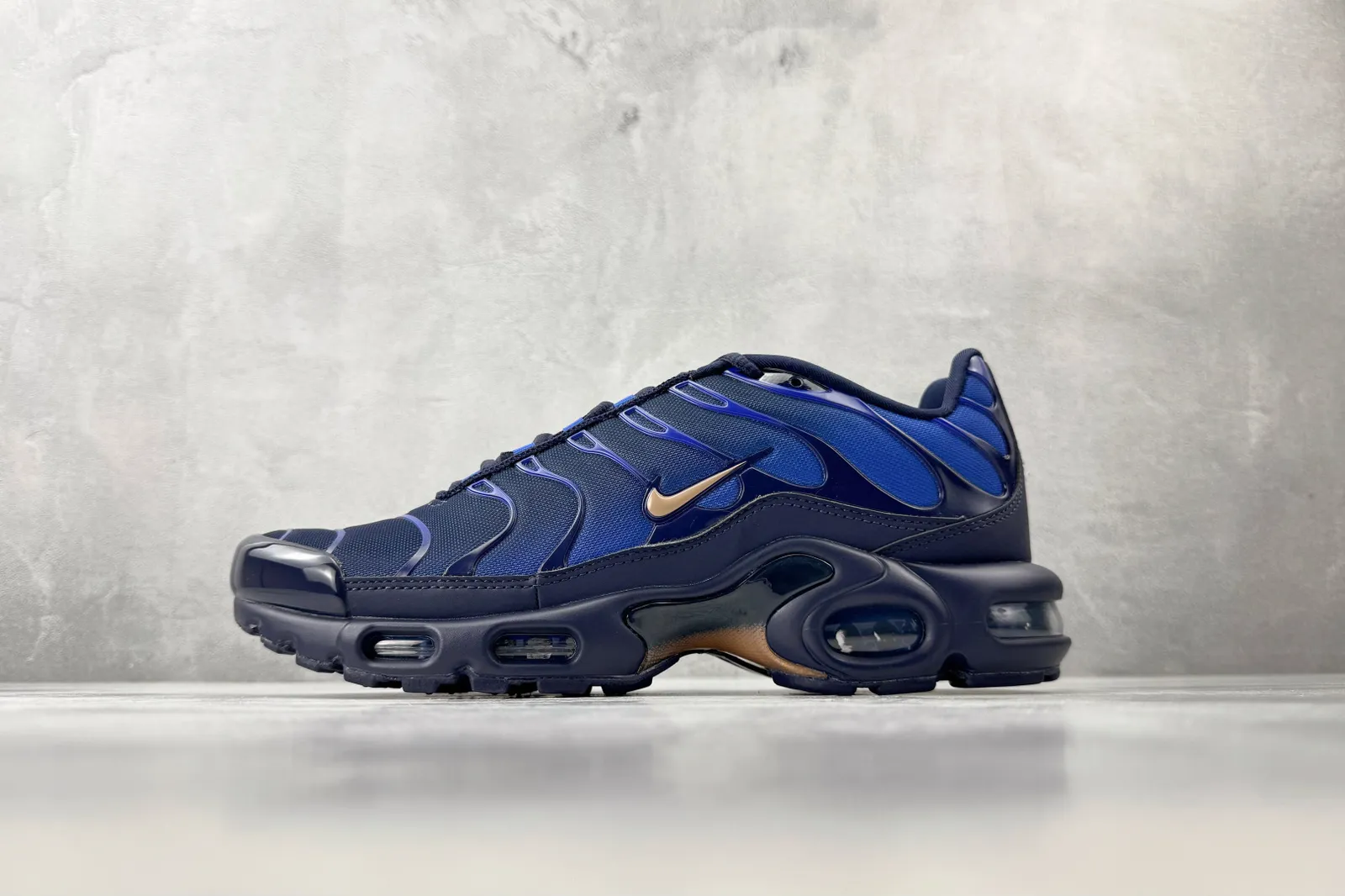 Nike Air Max Plus x French Football Federation Sneakers
