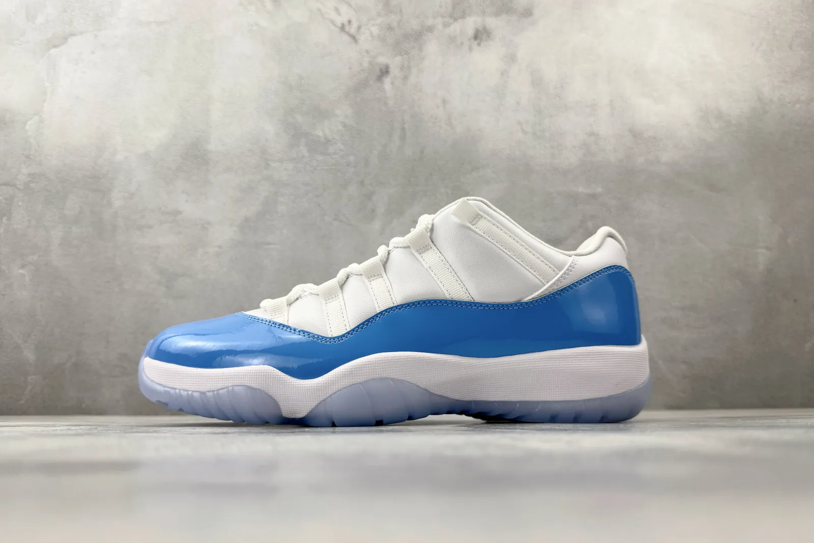 Jordan Air Jordan 11 Retro Low University Blue Sneakers