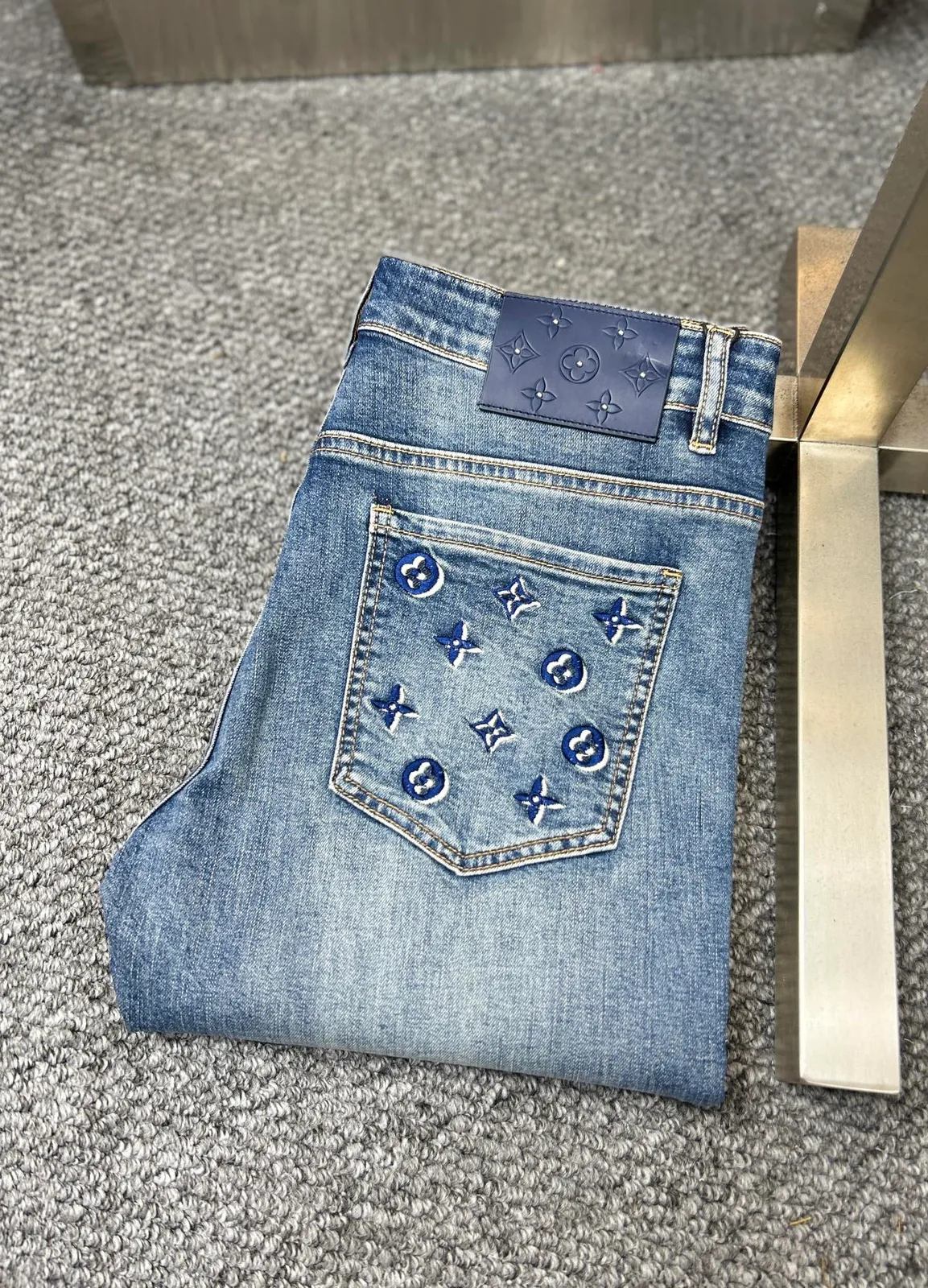 LV Jeans Slim Fit