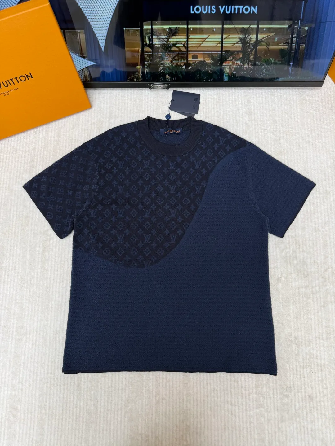 LV Graphic Jacquard Short-Sleeved Crewneck