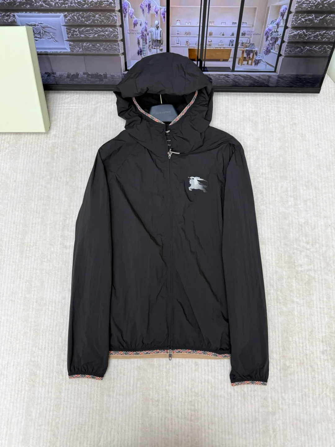 Burberry Hooded Nylon Jakke