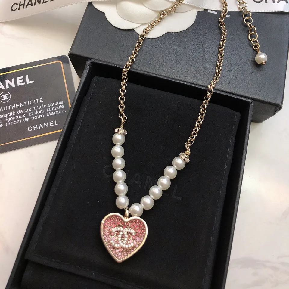 Chanel Pink Heart Pearl Halskæde