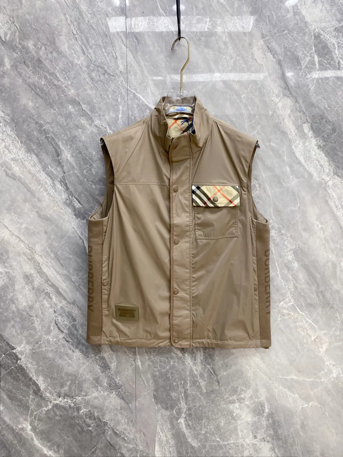 Burberry Vest Med Ternet Detalje