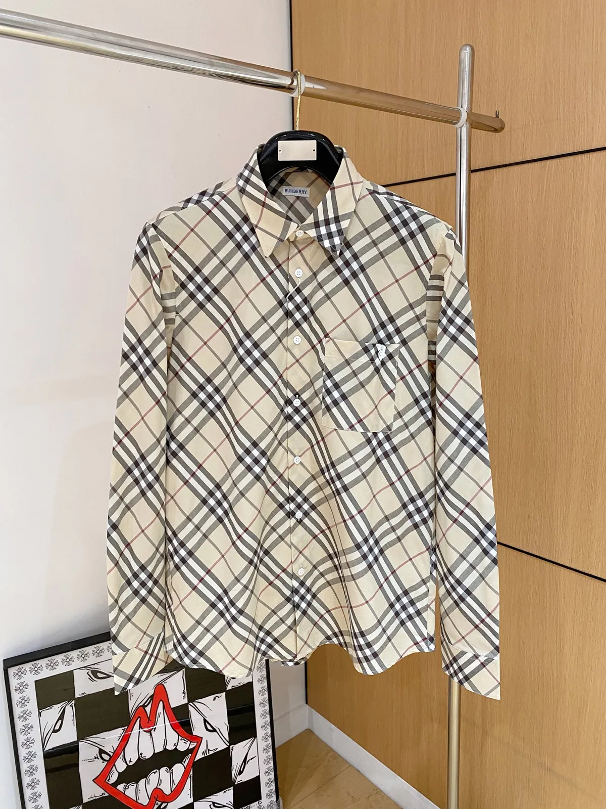 Burberry Ternet Skjorte Med Broderi