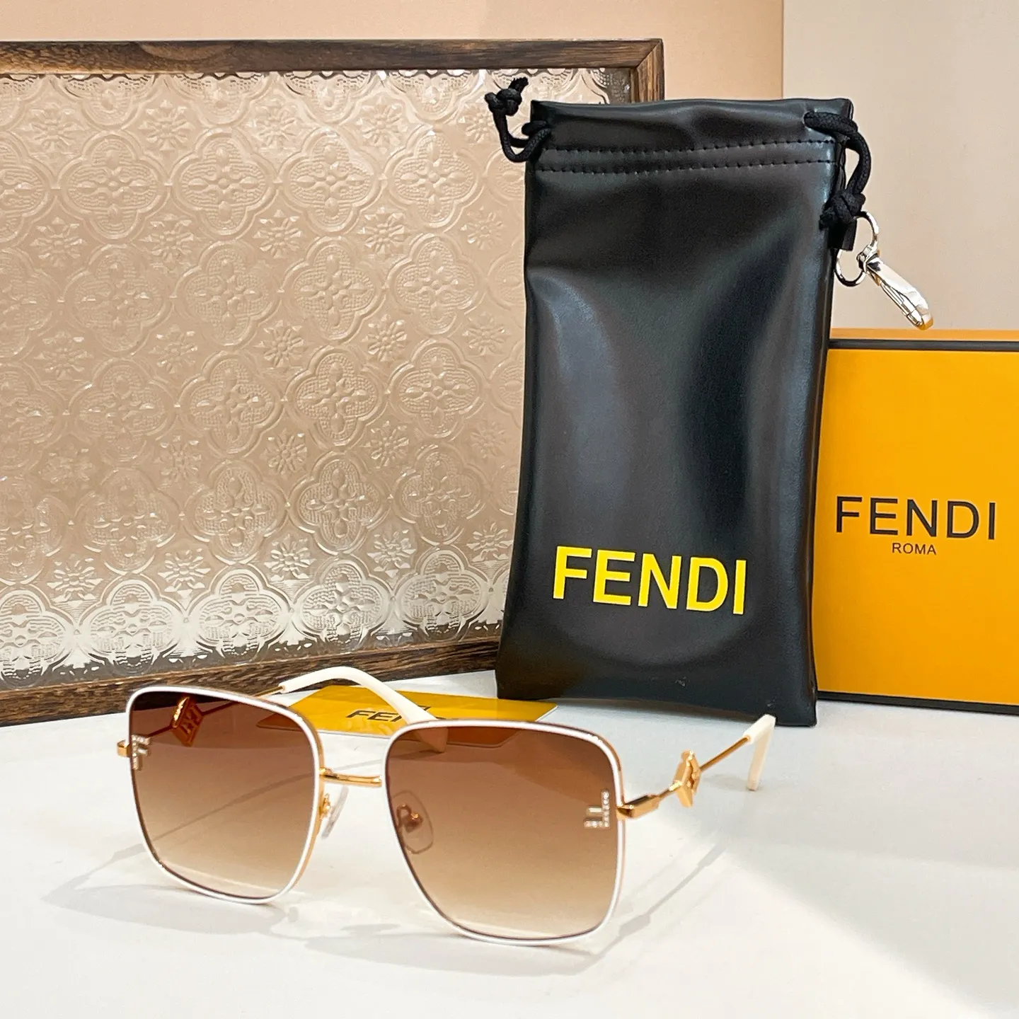 Fendi FE40149U Solbriller